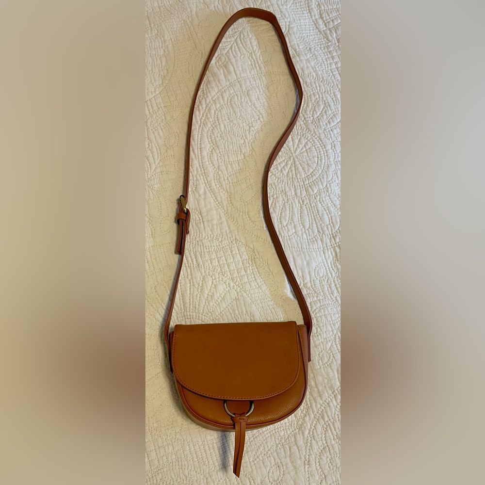 Super cute and versatile vegan crossbody bag!